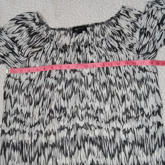 AB Studio EUC Black & White Sheer 3/4 Sleeve Top size small - Picture 8 of 8